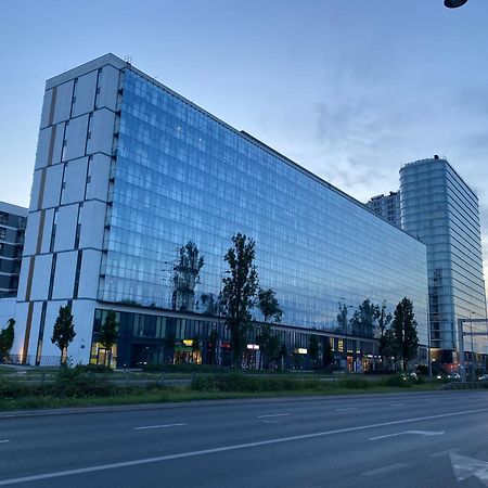 Apartamenty Wola Tower Na Prymasa - Z Widokiem Na City Warsawa Bagian luar foto