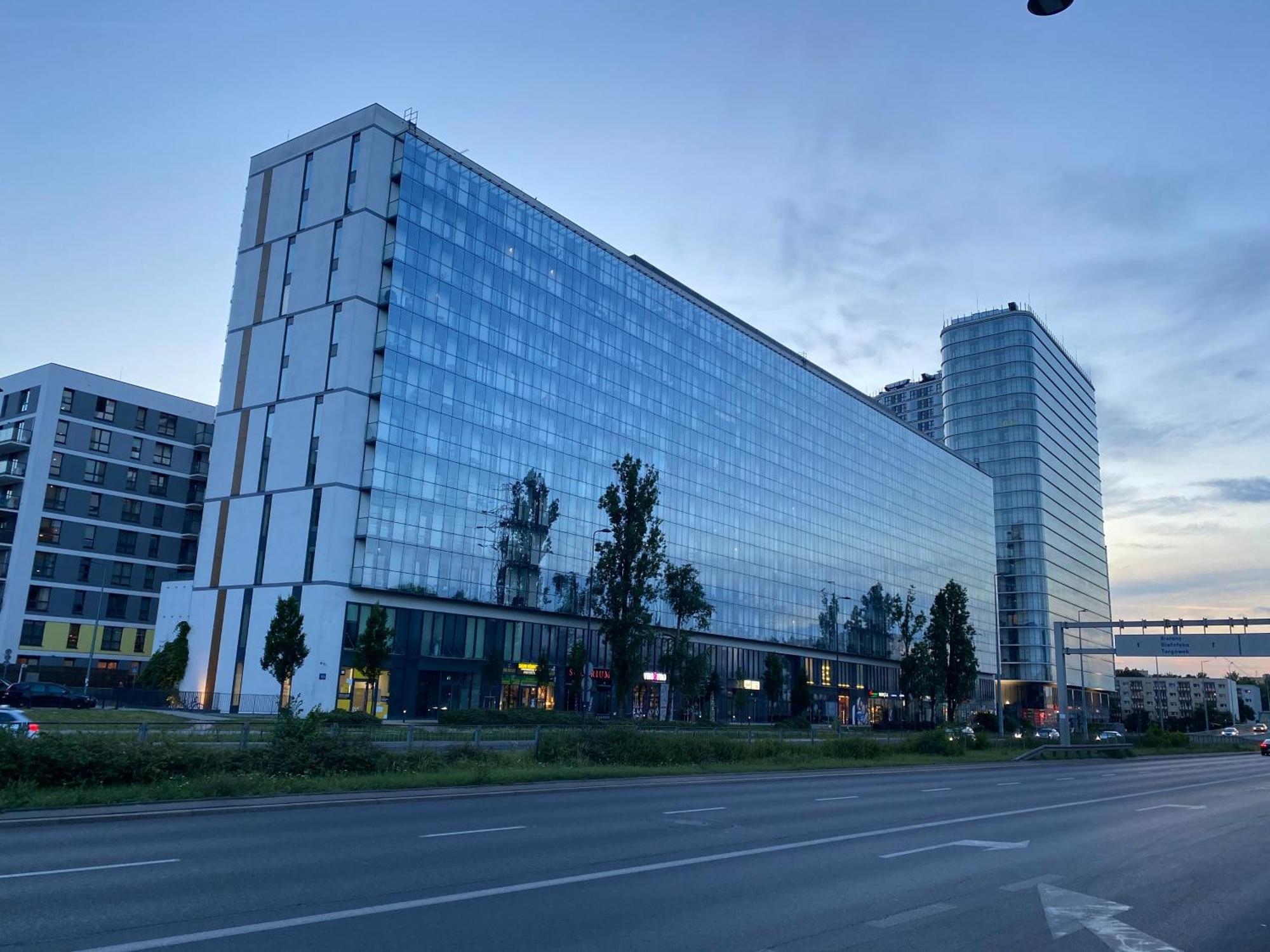 Apartamenty Wola Tower Na Prymasa - Z Widokiem Na City Warsawa Bagian luar foto